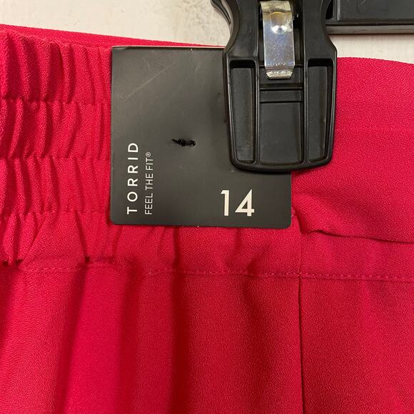 Torrid Pink Peacock Pull On Wide Leg Studio Crepe Short Size 14 - Picture 7 of 10